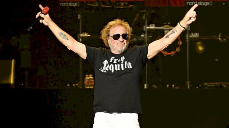 sammy-hagar-makes-surprise-appearance-at-las-vegas-club-amid-residency