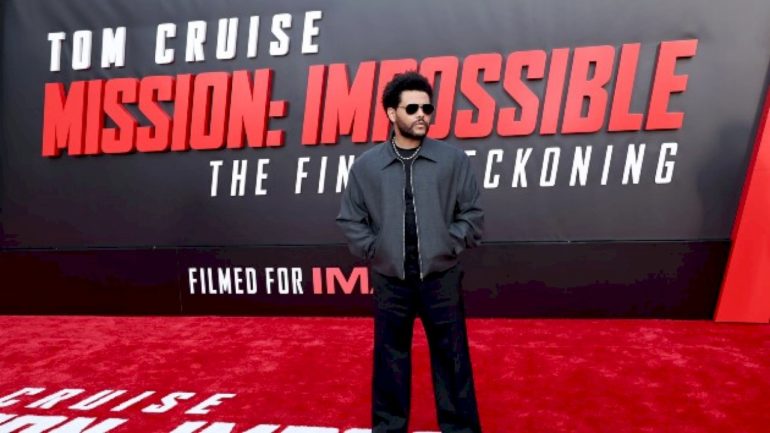 after-crediting-him-with-his-success,-the-weeknd-finally-meets-tom-cruise