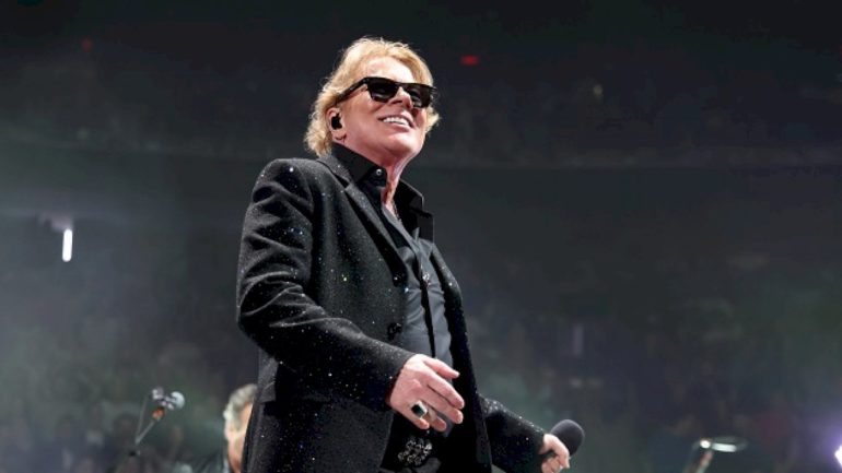 axl-rose-can’t-stop-falling-to-his-sha-na-na-knees-in-wipeout-compilation-video