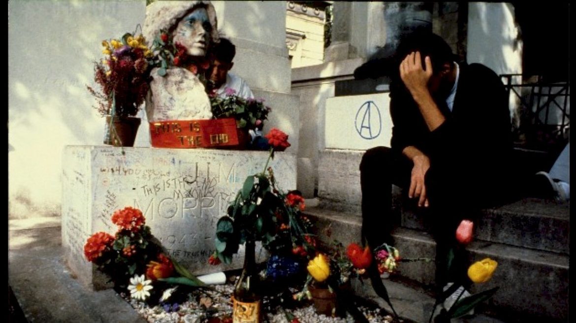 marble-bust-of-jim-morrison,-missing-from-his-grave-since-1988,-located-in-paris