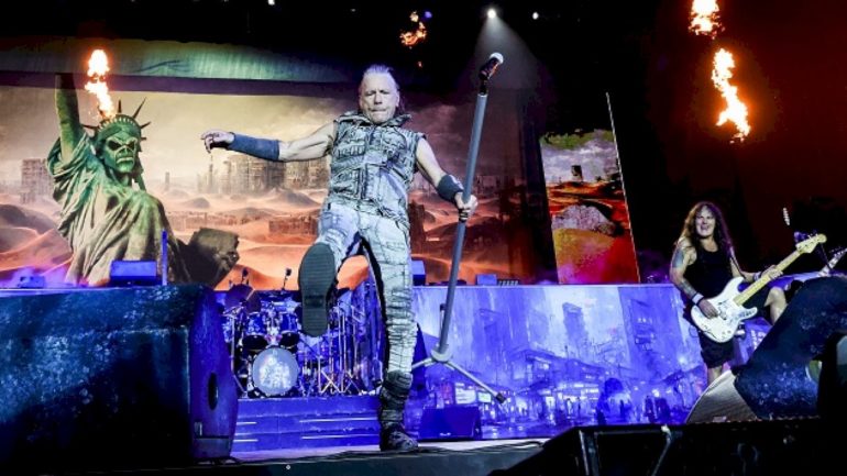 iron-maiden-asks-fans-to-not-‘excessively-film’-shows-with-phones-on-run-for-your-lives-tour