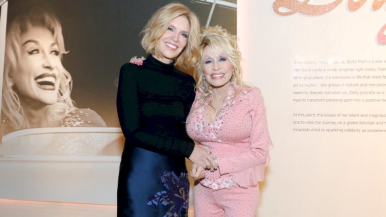 the-seeker-+-the-songteller:-dolly-parton-teases-new-hotel-at-country-music-hall-of-fame