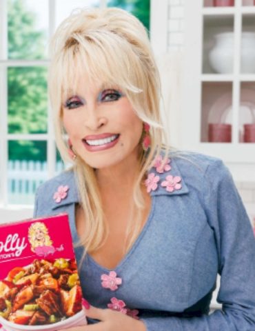 your-chance-to-make-lunch-or-dinner-plans-with-dolly-parton