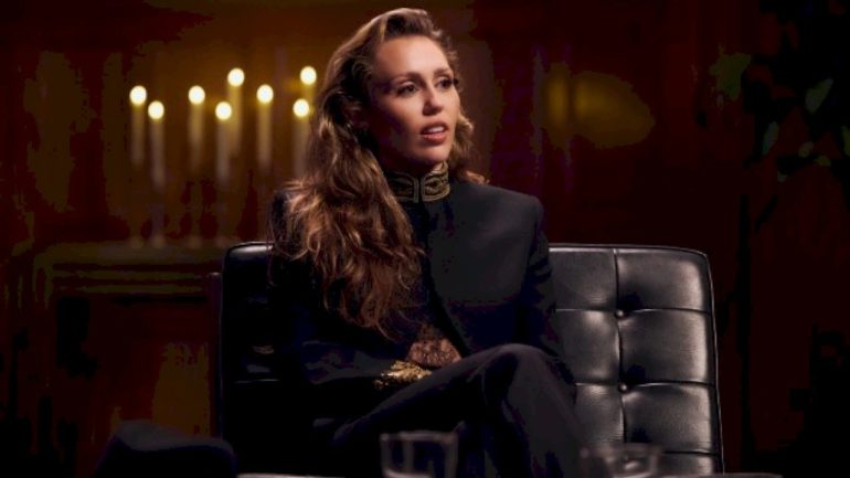 miley-cyrus-reveals-the-physical-and-mental-reasons-why-she-won’t-tour-anymore
