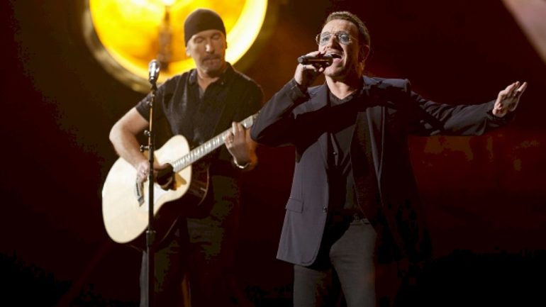 after-focusing-on-their-past,-u2-is-making-‘the-sound-of-the-future’