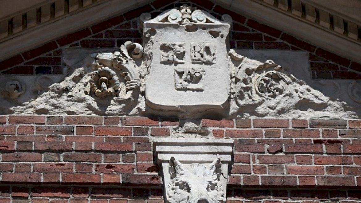 harvard-sues-trump-admin-for-its-ban-on-school-enrolling-international-students