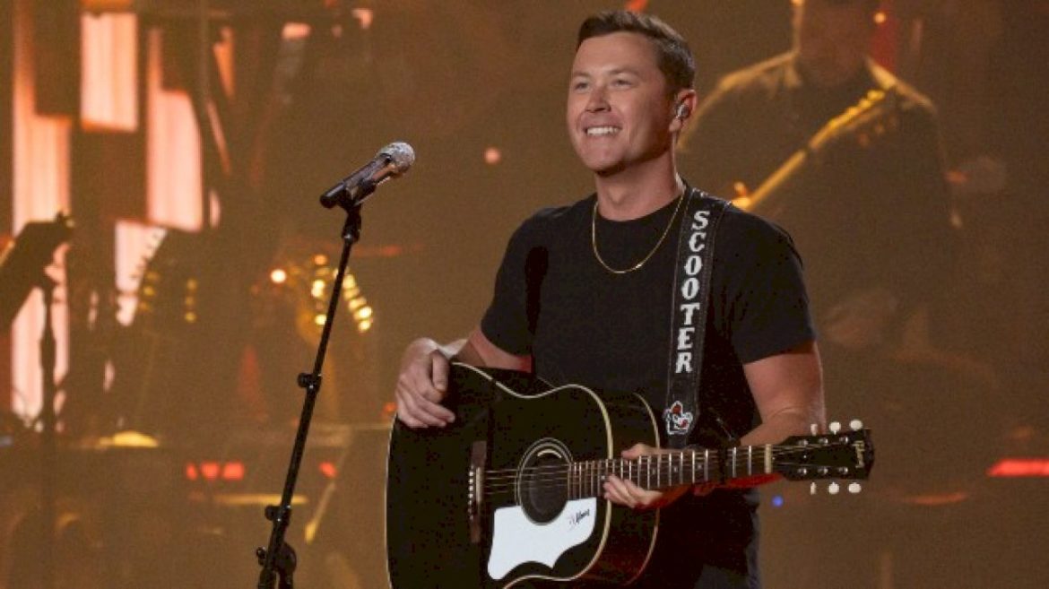scotty-mccreery-and-wife-expecting-second-child-this-fall