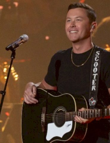 scotty-mccreery-and-wife-expecting-second-child-this-fall