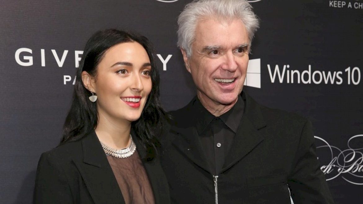 a-‘once-in-a-lifetime’-moment:-david-byrne-officiates-&-sings-at-daughter’s-wedding