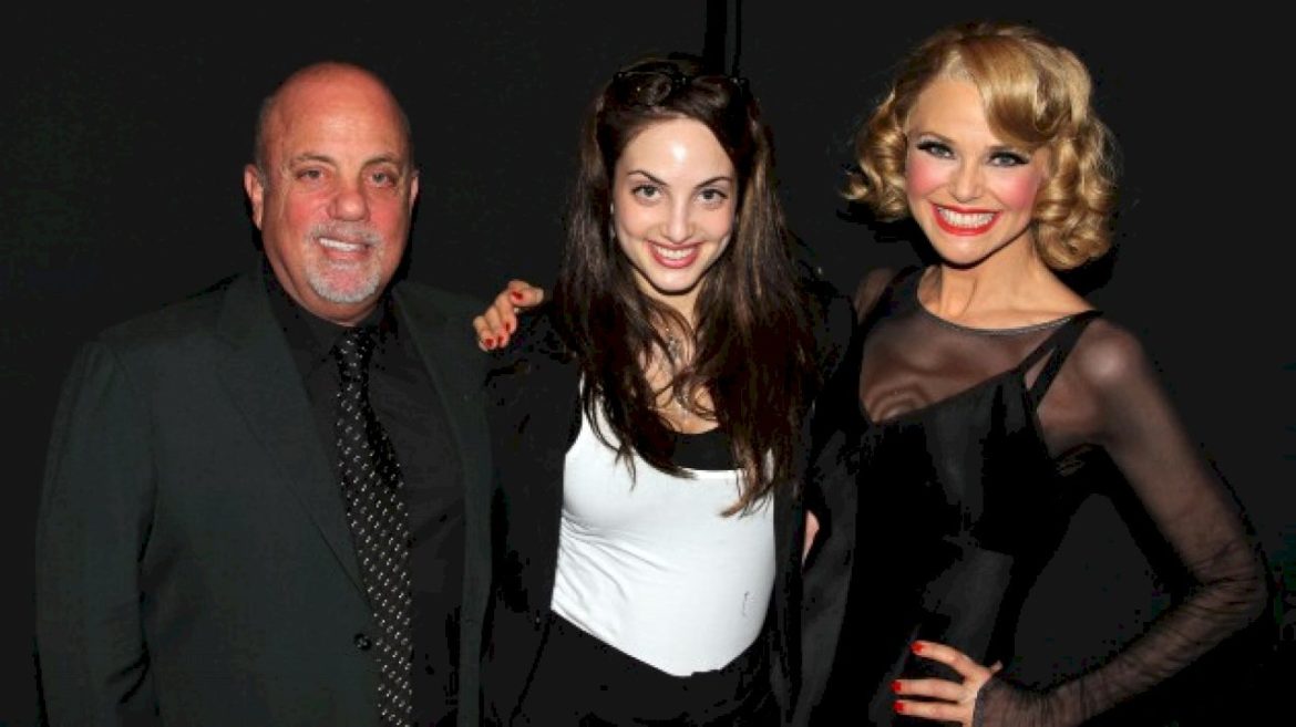 christie-brinkley-calls-ex-husband-billy-joel-‘our-piano-man’-after-brain-diagnosis