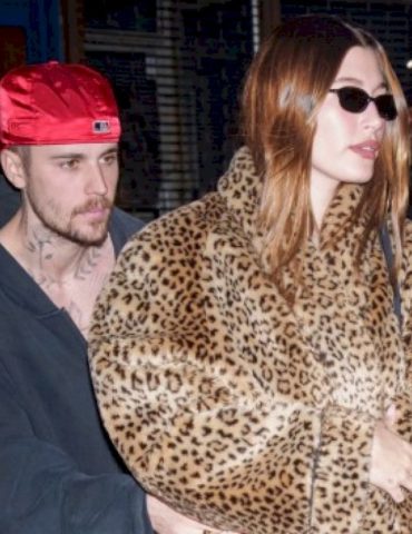 report:-justin-bieber-is-‘beyond-proud’-of-wife-hailey-bieber’s-$1-billion-beauty-deal