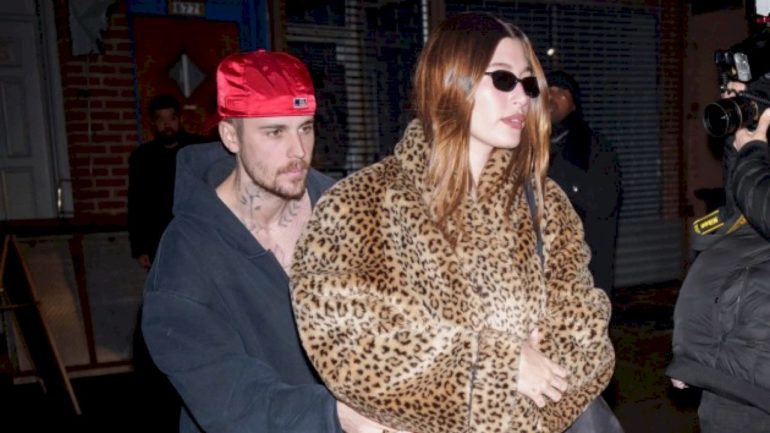 report:-justin-bieber-is-‘beyond-proud’-of-wife-hailey-bieber’s-$1-billion-beauty-deal