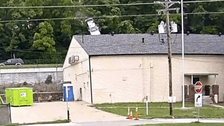 car-launches-into-missouri-veterans-hall-roof-for-2nd-time-in-3-months