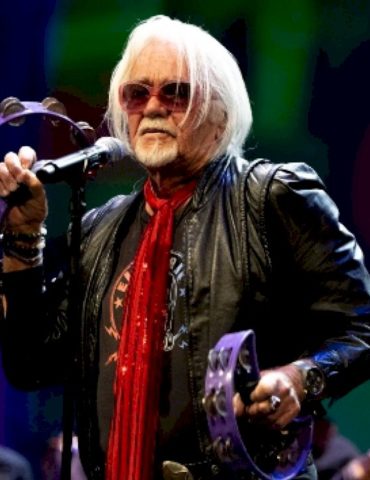 the-electric-prunes-lead-singer-james-lowe-dies-at-82
