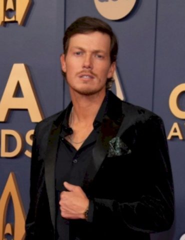 the-places-george-birge-+-brantley-gilbert-hope-will-stay-‘small-forever’