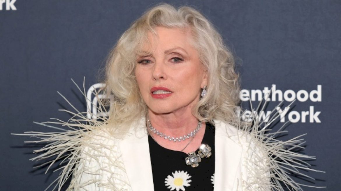 debbie-harry-hopes-to-exhibit-all-her-blondie-era-clothing