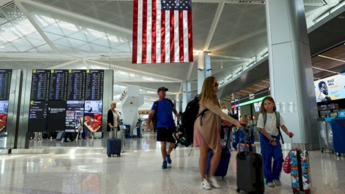 summer-travel-forecast:-busiest-days-to-fly-and-how-to-save-on-airfare
