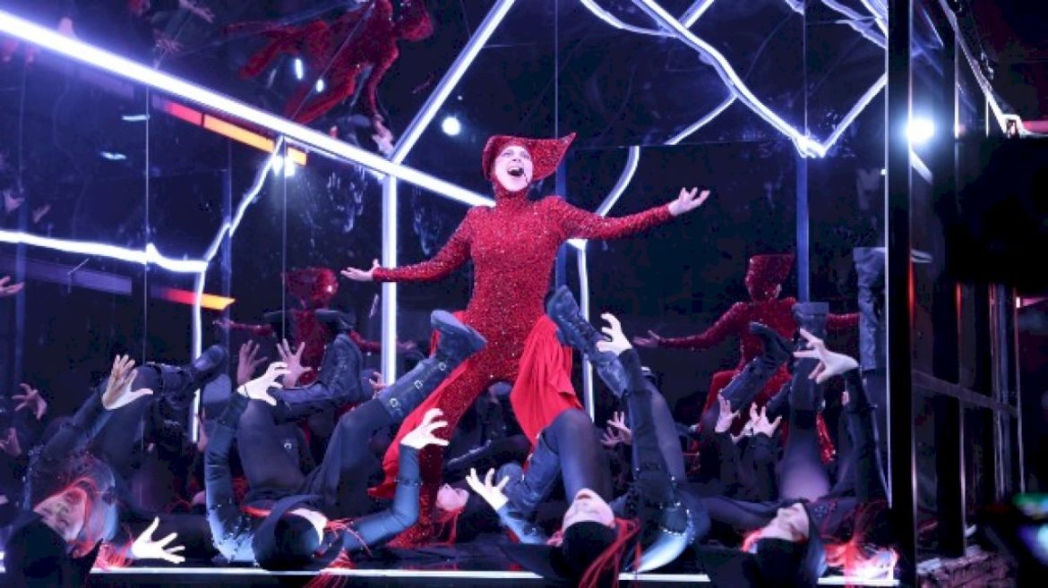 lady-gaga’s-‘abracadabra’-collaborator-explains-what-‘elevated’-the-song-to-‘another-planet’