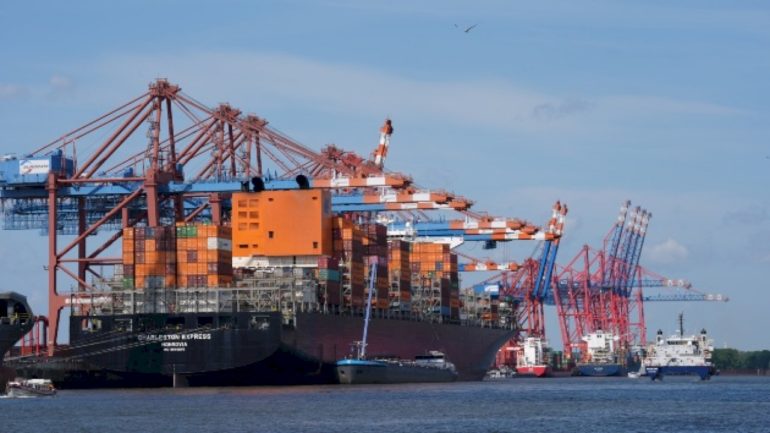 us-trade-deficit-narrowed-significantly-amid-trump’s-tariff-escalation