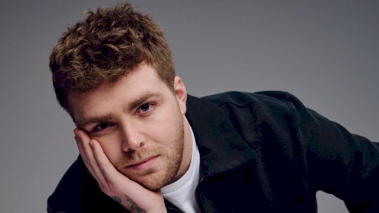 even-more-extra’ordinary’:-alex-warren-sets-all-time-british-chart-record