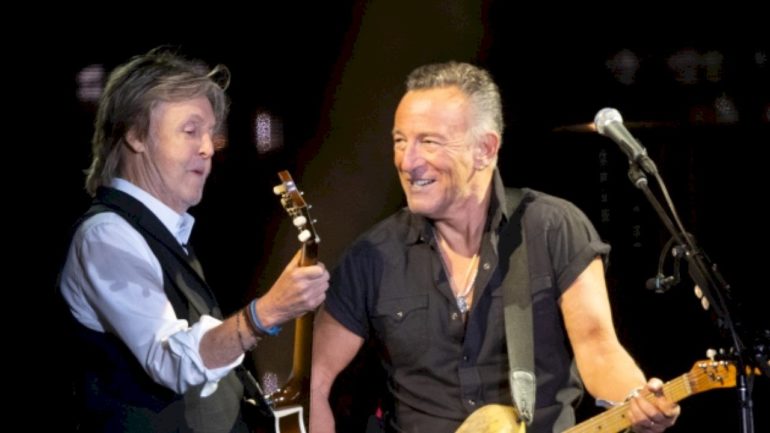 bruce-springsteen-brings-out-paul-mccartney-at-liverpool-concert
