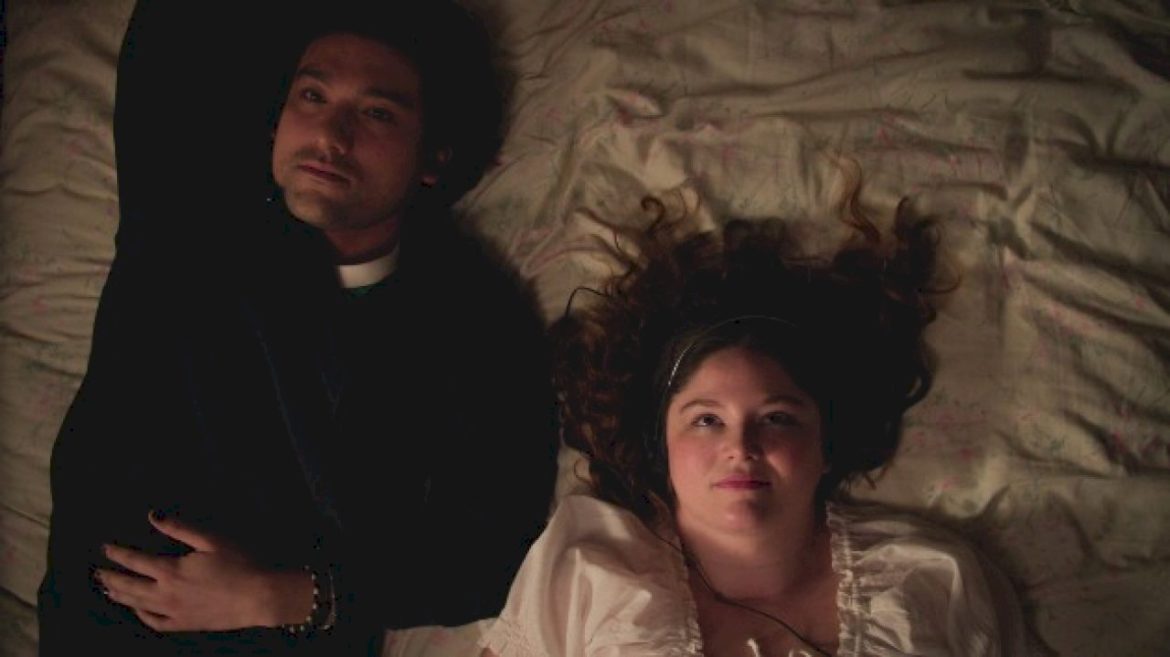lena-dunham’s-netflix-rom-com-series,-‘too-much,’-gets-a-trailer