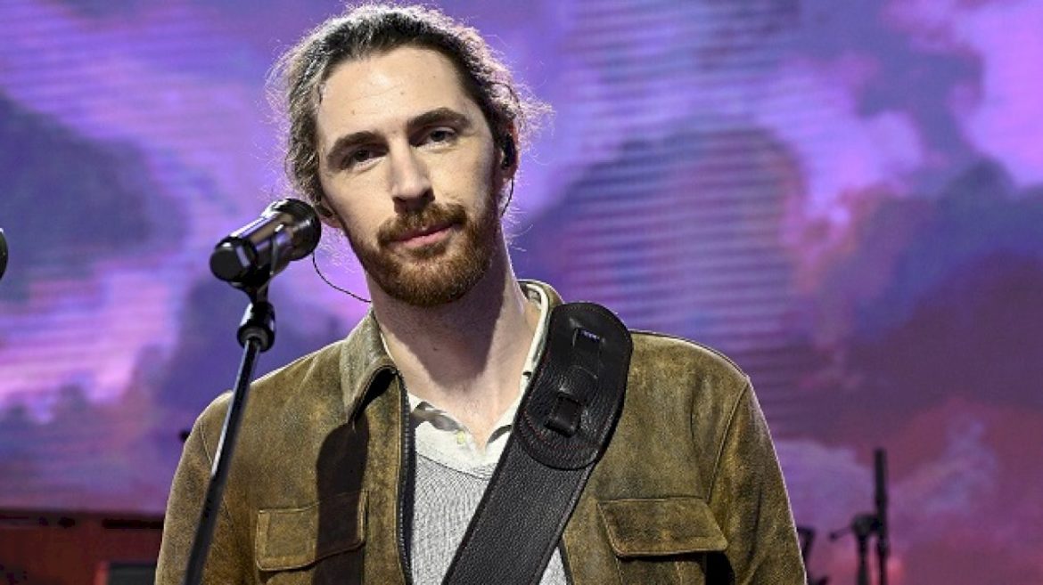 hozier-postpones-tour-dates-due-to-illness