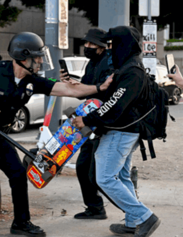 trump-warns-that-la-military-deployment-could-be-first-‘of-many’-in-response-to-ice-protests