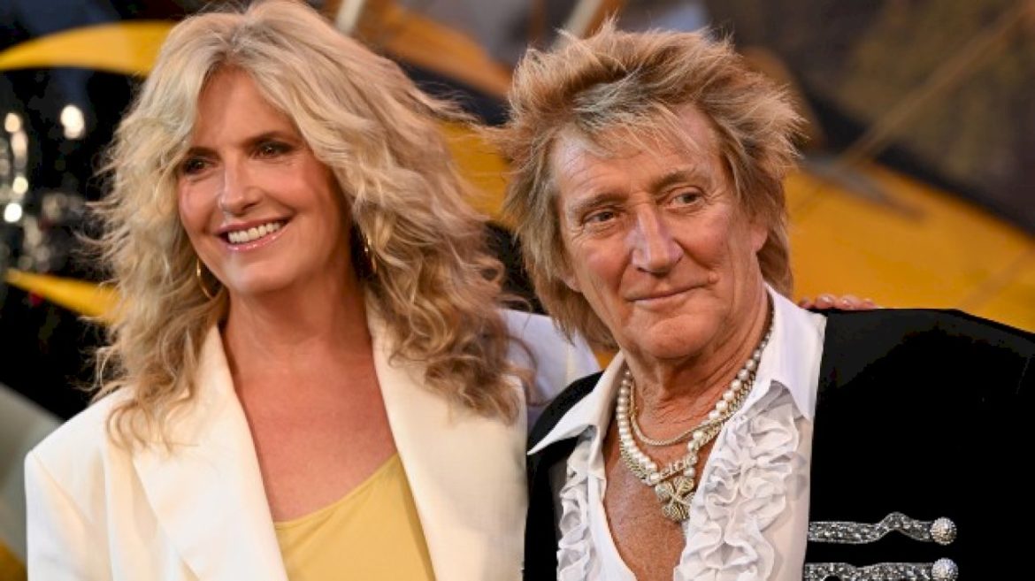 ‘someone-like-me’:-rod-stewart’s-wife-penny-lancaster-to-share-her-story-in-autobiography