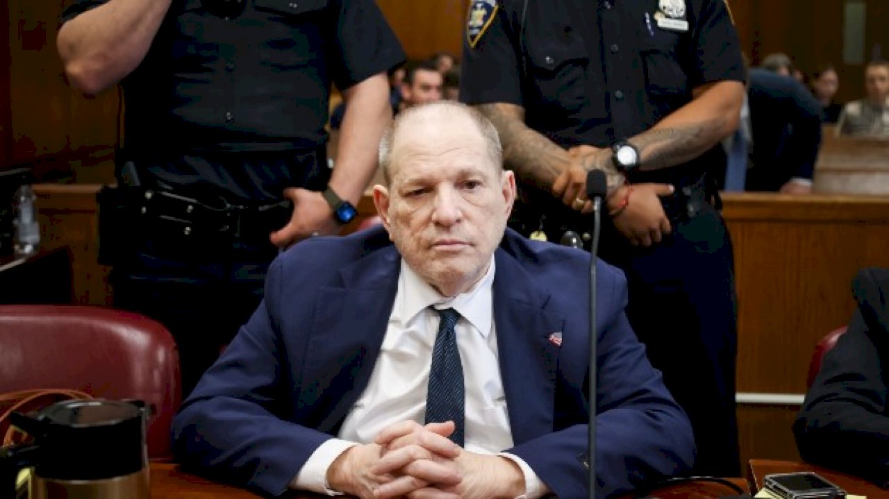split-verdict-reached-in-harvey-weinstein-sex-crimes-retrial