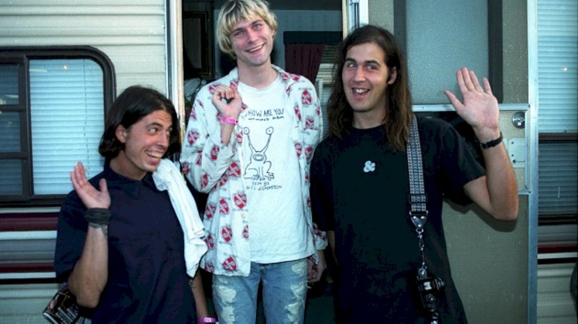 it-entertained-us:-nirvana’s-‘smells-like-teen-spirit’-video-hits-2-billion-views-on-youtube