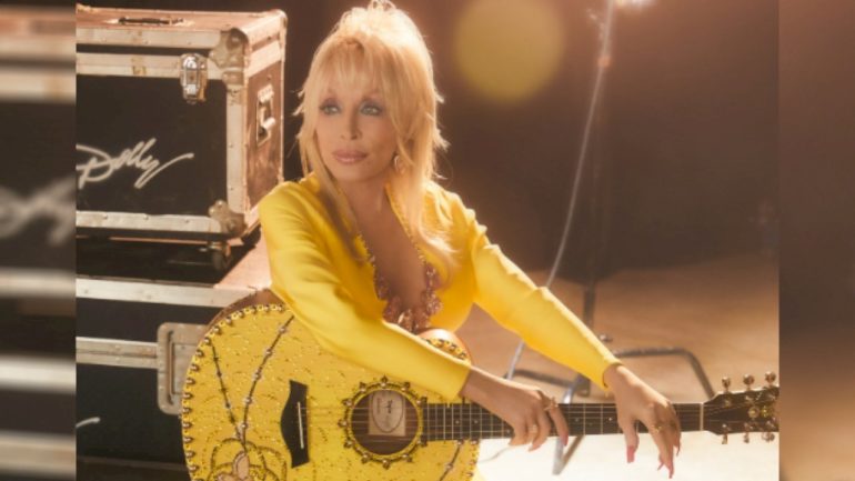 dolly-parton-hopes-you’ll-‘always-love’-her-new-kendra-scott-creations