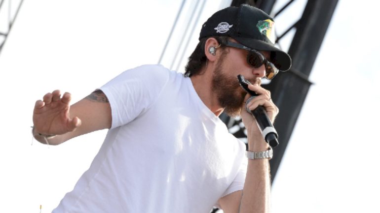 chris-janson-subs-for-nate-smith-to-help-the-boys-and-girls-clubs