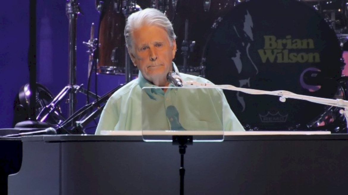 bruce-springsteen-calls-brian-wilson-‘the-most-musically-inventive-voice-in-all-of-pop’