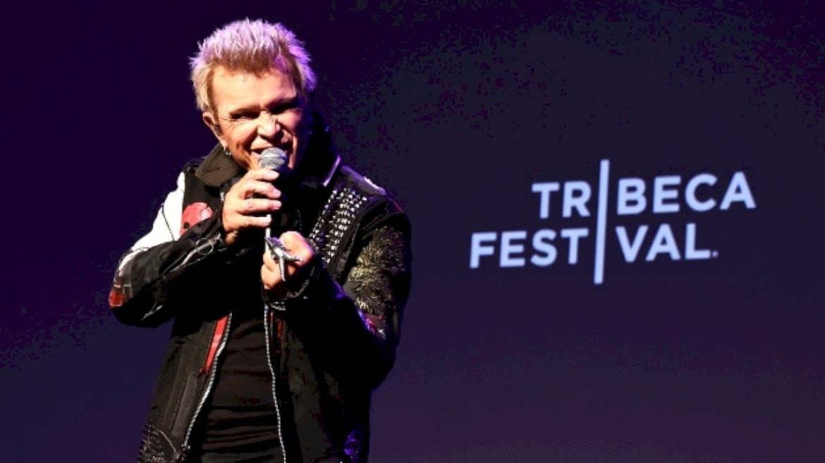 billy-idol-holds-nothing-back-in-new-documentary:-‘you-really-do-have-to-own-it’