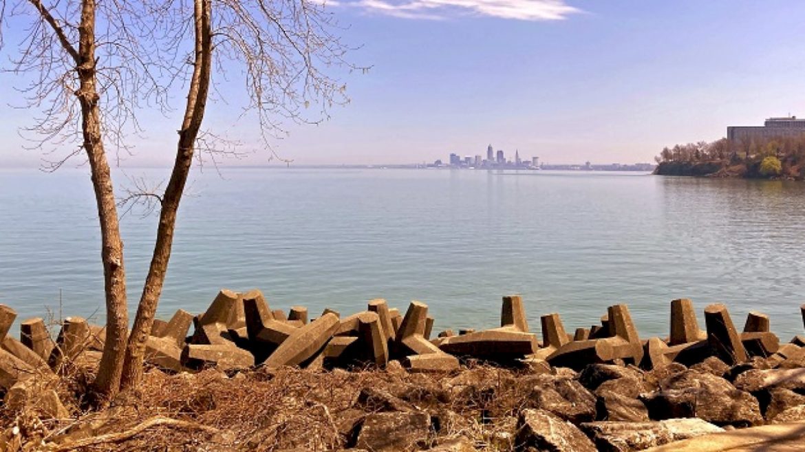 harmful-toxin-detected-in-lake-erie-weeks-earlier-than-ever-before,-noaa-says