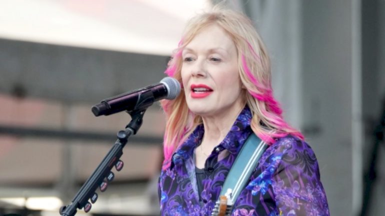 heart’s-nancy-wilson-blasts-use-of-‘barracuda’-at-trump’s-military-parade