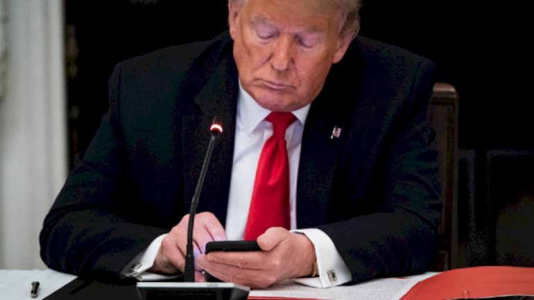 what-to-know-about-trump-mobile,-the-trump-organization’s-new-phone-plan