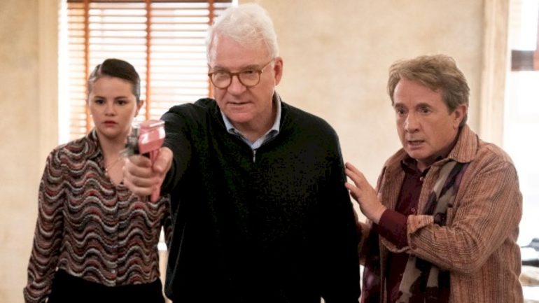 selena-gomez-thanks-‘only-murders’-cast-&-crew-as-season-5-wraps