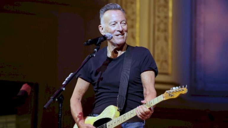 bruce-springsteen-planning-to-release-new-solo-record-in-2026