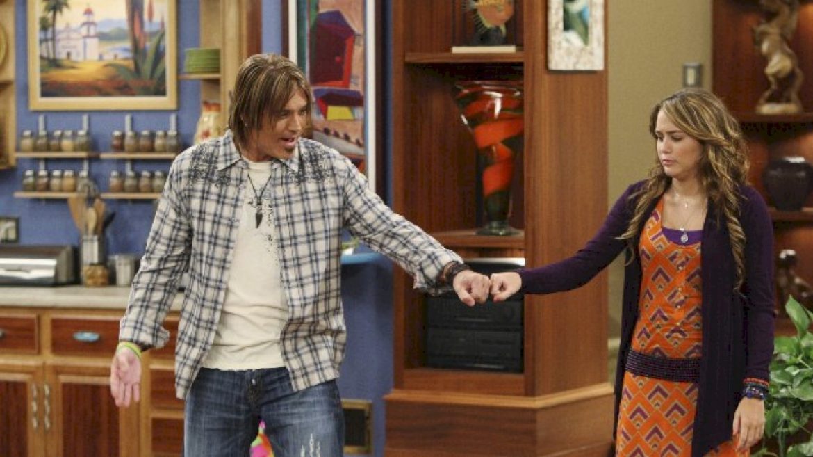 miley-cyrus-says-dad-billy-ray-cyrus-smoked-pot-on-‘hannah-montana’-set