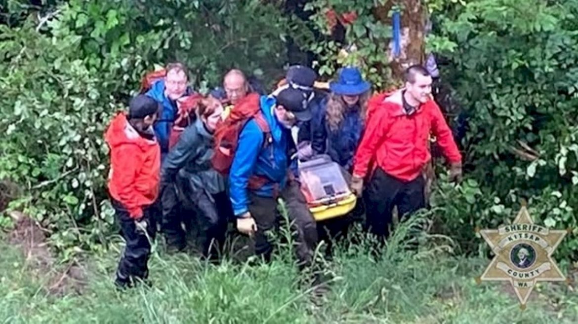 washington-state-man-rescued-after-falling-from-tree,-spending-days-in-woods