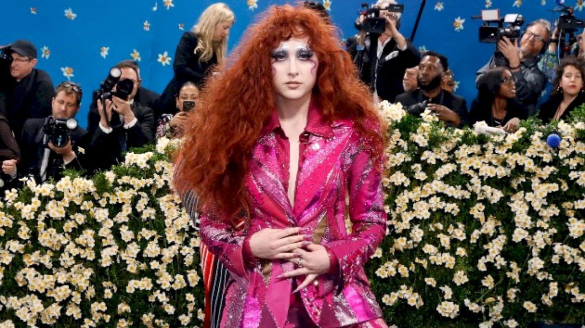 is-chappell-roan-teasing-a-surprise-appearance-at-glastonbury?