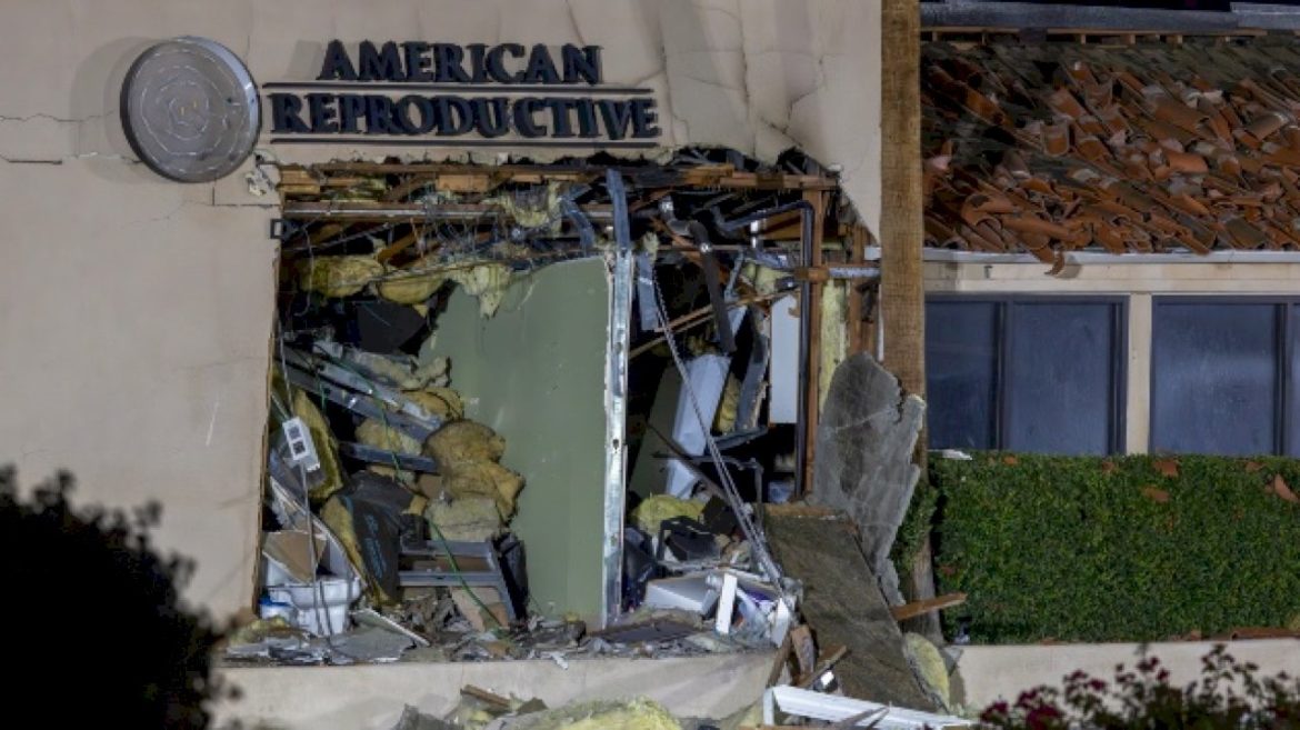 alleged-accomplice-in-california-fertility-clinic-bombing-dies-in-federal-custody