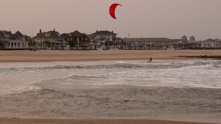 lifeguard-impaled-by-beach-umbrella:-‘tough-young-woman’