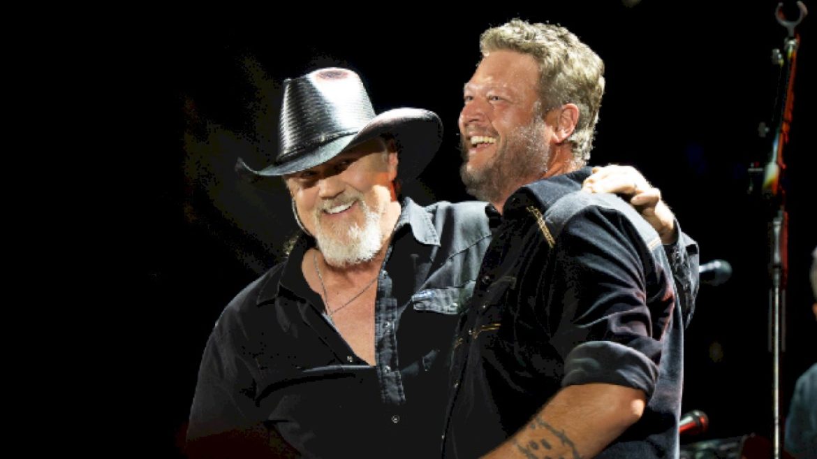 blake-shelton-brings-a-‘secret-weapon’-to-thursday’s-cma-fest-special-on-abc