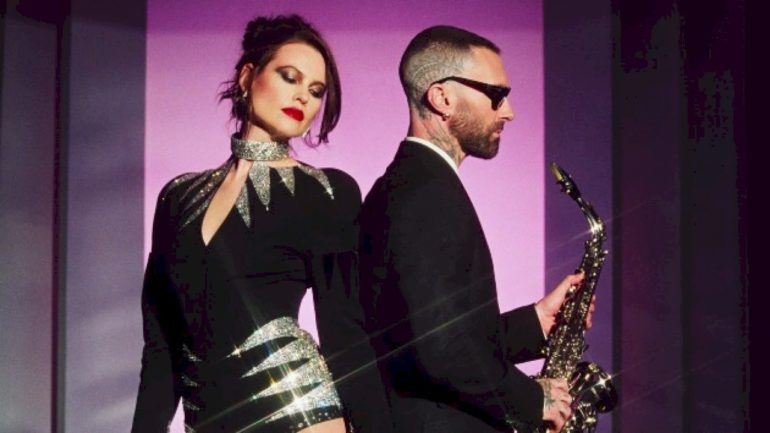 maroon-5’s-new-video-inspired-by-iconic-1986-mtv-clip