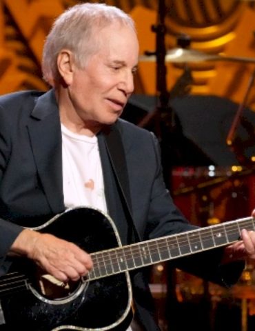 paul-simon-cancels-two-shows-due-to-back-problems