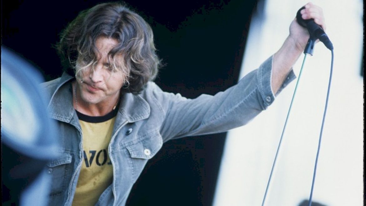 25-years-ago,-nine-people-died-in-pearl-jam-roskilde-tragedy