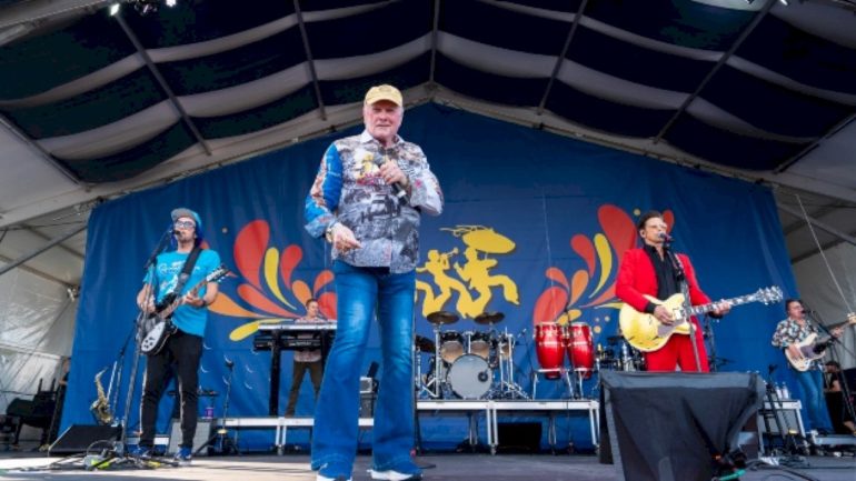 the-beach-boys-to-perform-on-‘a-capitol-fourth’;-return-to-the-‘billboard’-200-top-40